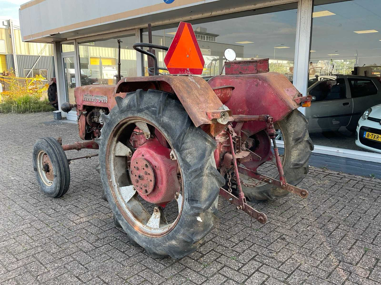 Mc Cormick International Farmall D-430 - Traktor: obrázok 3 Mc Cormick International Farmall D-430 - Traktor: obrázok 3