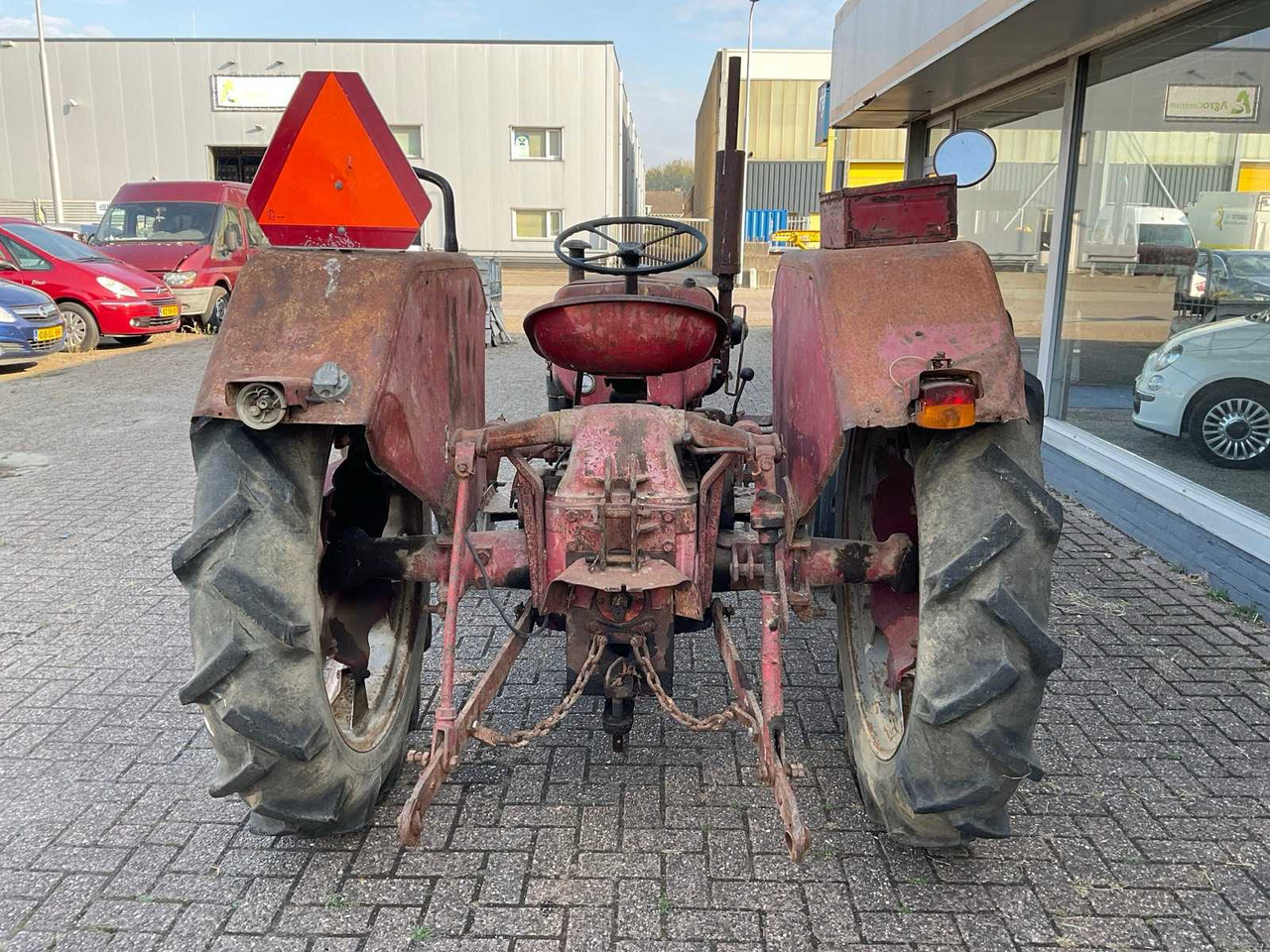 Mc Cormick International Farmall D-430 - Traktor: obrázok 4 Mc Cormick International Farmall D-430 - Traktor: obrázok 4