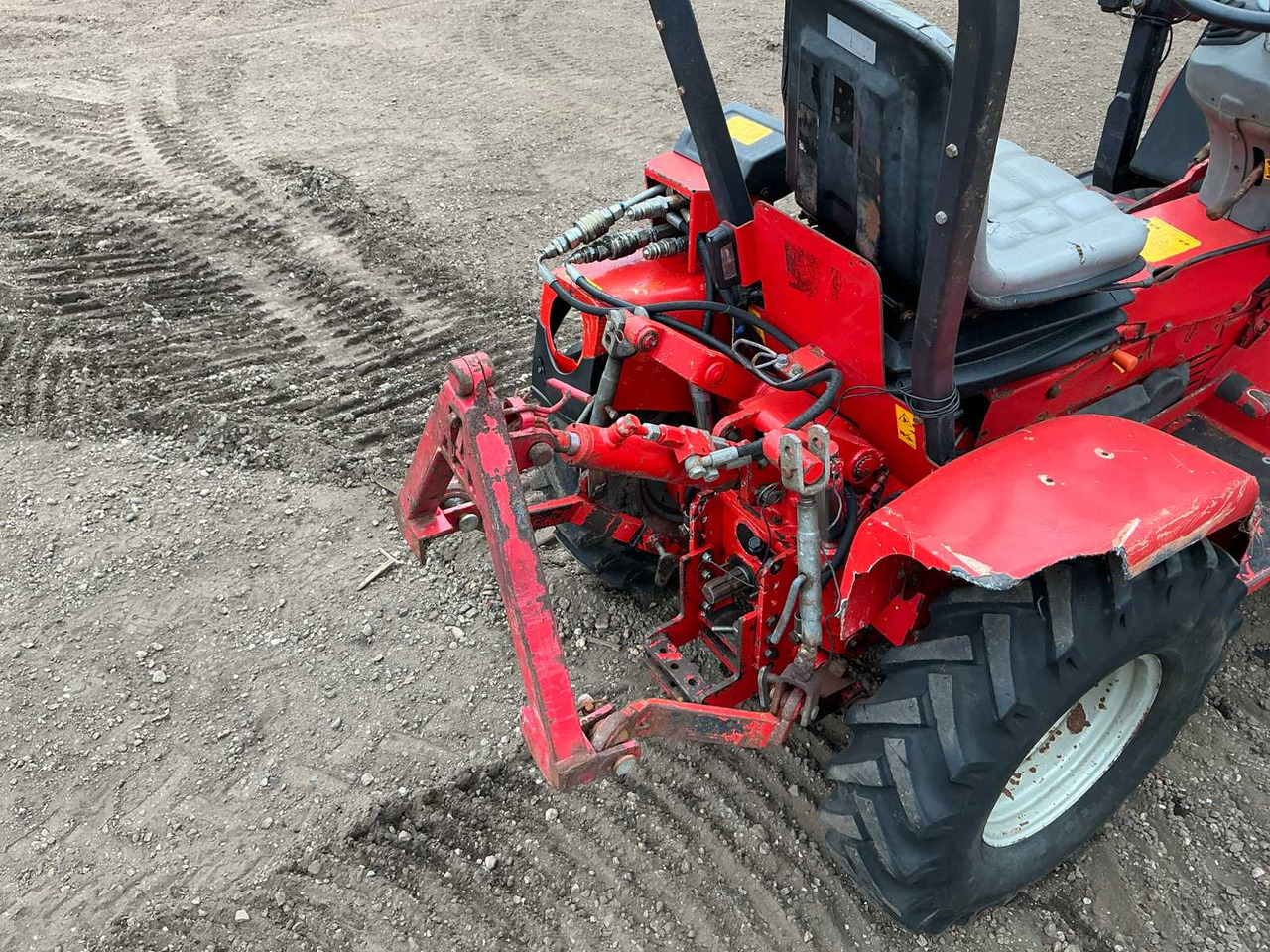 McCormick G30r - Kompaktný traktor: obrázok 5 McCormick G30r - Kompaktný traktor: obrázok 5