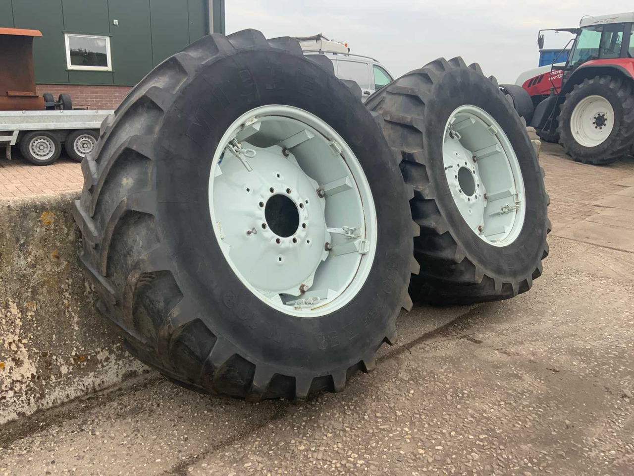 Michelin XM108 - Pneumatiky a disky pre Traktor: obrázok 2 Michelin XM108 - Pneumatiky a disky pre Traktor: obrázok 2