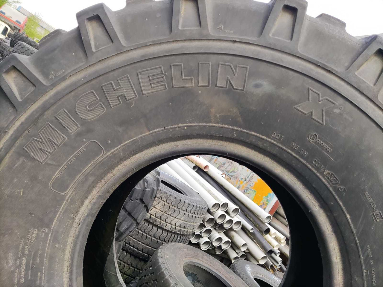 Michelin XML 325/85R16 - Pneumatiky a disky pre Traktor: obrázok 3 Michelin XML 325/85R16 - Pneumatiky a disky pre Traktor: obrázok 3