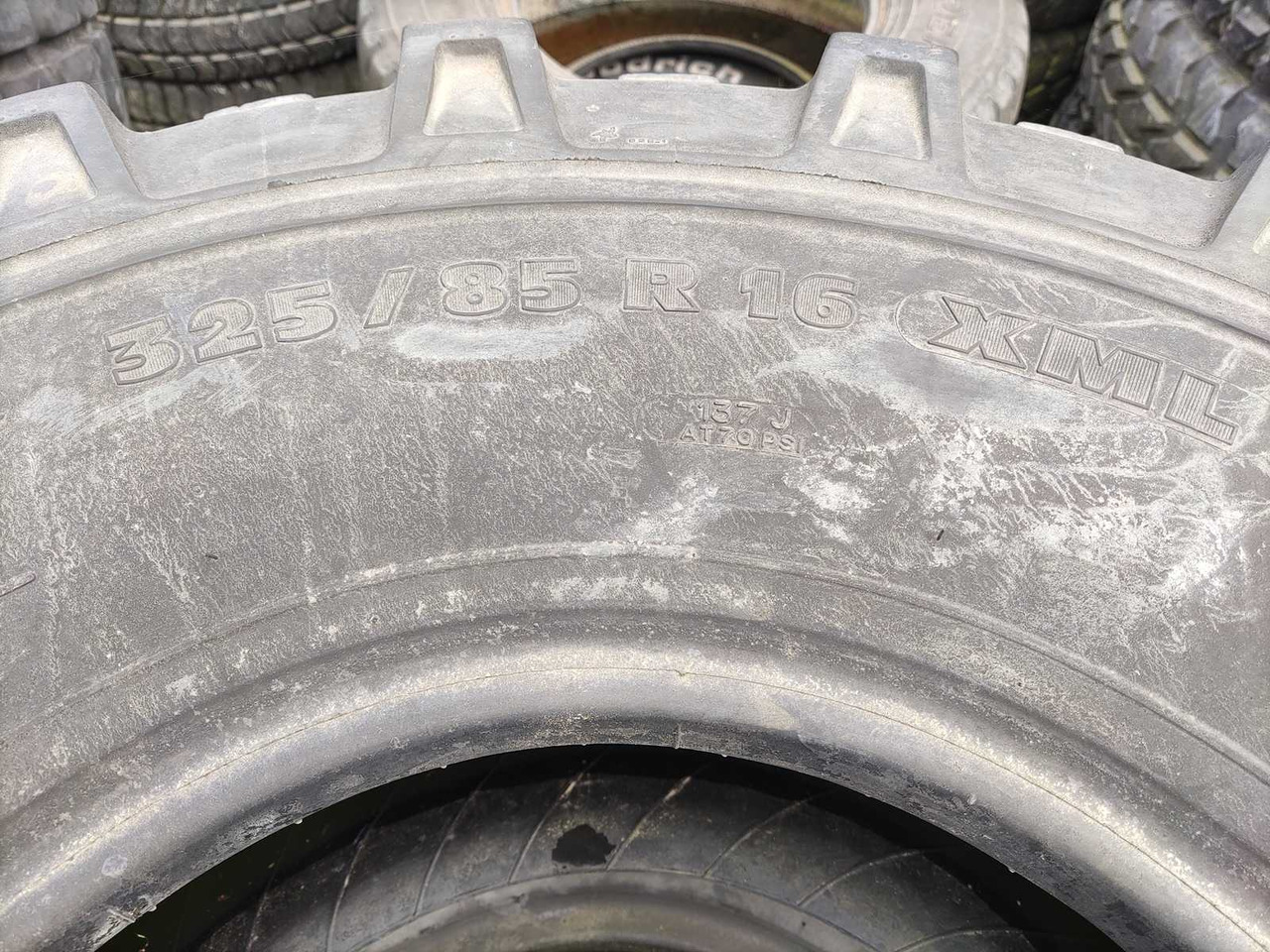 Michelin XML 325/85R16 - Pneumatiky a disky pre Traktor: obrázok 5 Michelin XML 325/85R16 - Pneumatiky a disky pre Traktor: obrázok 5