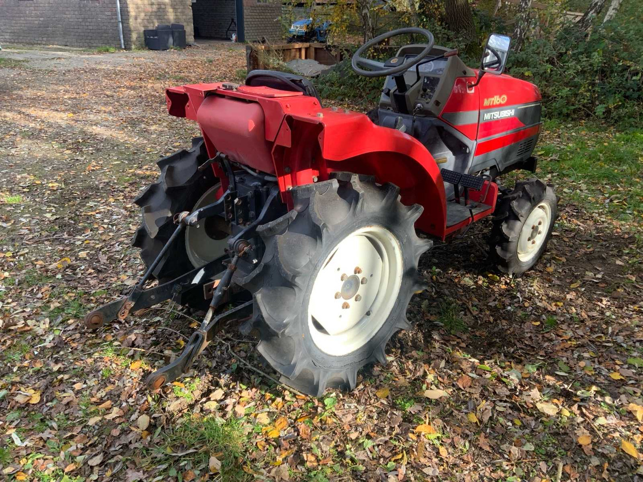 Mitsubishi MT16O - Kompaktný traktor: obrázok 5 Mitsubishi MT16O - Kompaktný traktor: obrázok 5