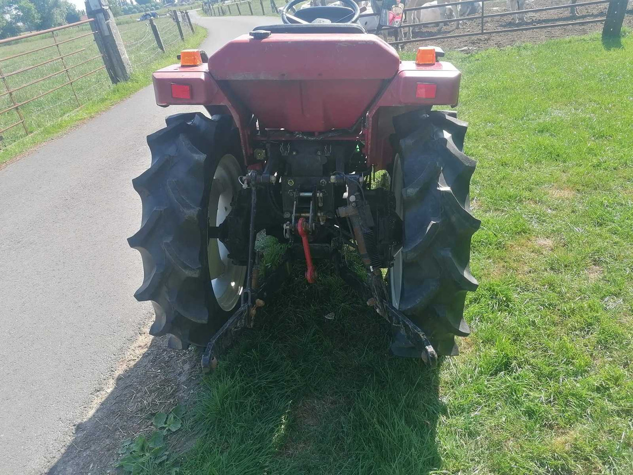 Mitsubishi MT205 - Kompaktný traktor: obrázok 3 Mitsubishi MT205 - Kompaktný traktor: obrázok 3