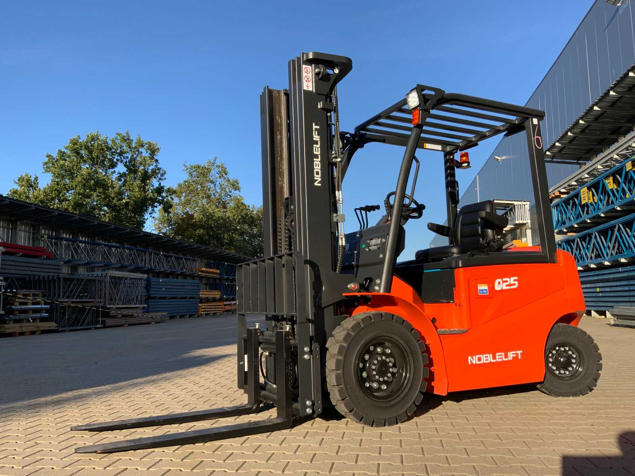 NOBLELIFT - 2024 - Q25-SERIES - 2.5T FORKLIFT ADJUSTABLE FORKS 4.8M - Vysokozdvižný vozík: obrázok 5 NOBLELIFT - 2024 - Q25-SERIES - 2.5T FORKLIFT ADJUSTABLE FORKS 4.8M - Vysokozdvižný vozík: obrázok 5