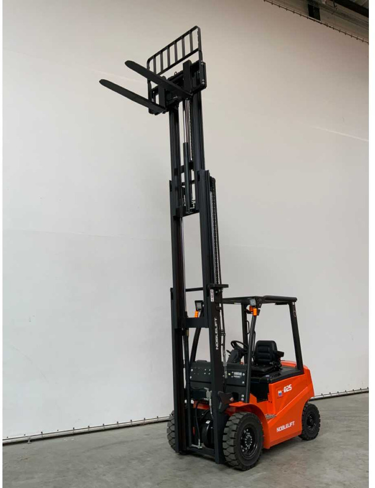 NOBLELIFT - 2024 - Q25-SERIES - 2.5T FORKLIFT ADJUSTABLE FORKS 4.8M - Vysokozdvižný vozík: obrázok 3 NOBLELIFT - 2024 - Q25-SERIES - 2.5T FORKLIFT ADJUSTABLE FORKS 4.8M - Vysokozdvižný vozík: obrázok 3