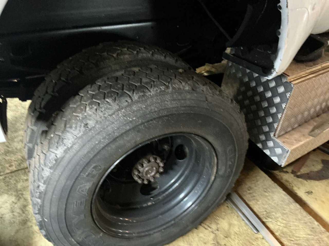 1999 FORD F-650 DUAL-CAB PICKUP TRUCK - Nákladné auto: obrázok 5 1999 FORD F-650 DUAL-CAB PICKUP TRUCK - Nákladné auto: obrázok 5