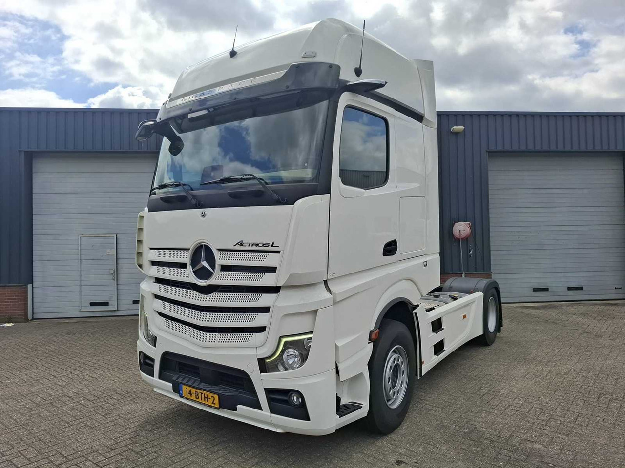 2022 MERCEDES-BENZ ACTROS 1945 4X2 GIGASPACE TRUCK - Nákladné auto: obrázok 1 2022 MERCEDES-BENZ ACTROS 1945 4X2 GIGASPACE TRUCK - Nákladné auto: obrázok 1