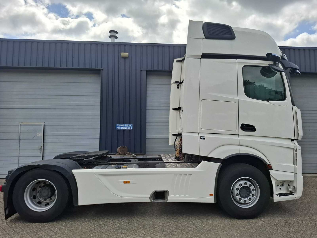 2022 MERCEDES-BENZ ACTROS 1945 4X2 GIGASPACE TRUCK - Nákladné auto: obrázok 4 2022 MERCEDES-BENZ ACTROS 1945 4X2 GIGASPACE TRUCK - Nákladné auto: obrázok 4