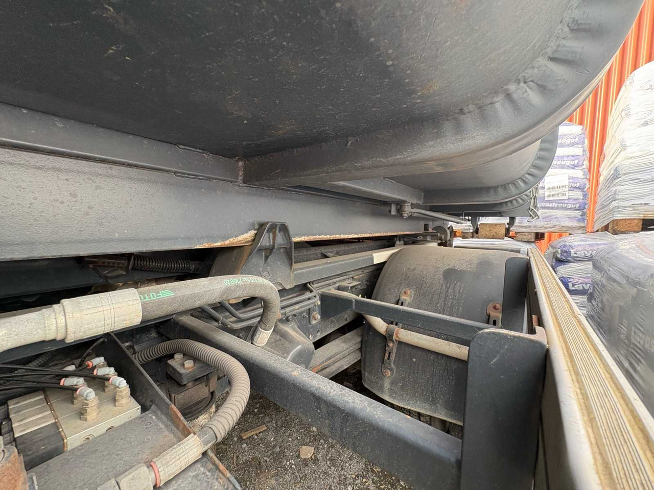 Nákladné auto IVECO CARGO HOOKLIFT FROM 2015 – INCL. 3 CONTAINERS: obrázok 13 Nákladné auto IVECO CARGO HOOKLIFT FROM 2015 – INCL. 3 CONTAINERS: obrázok 13