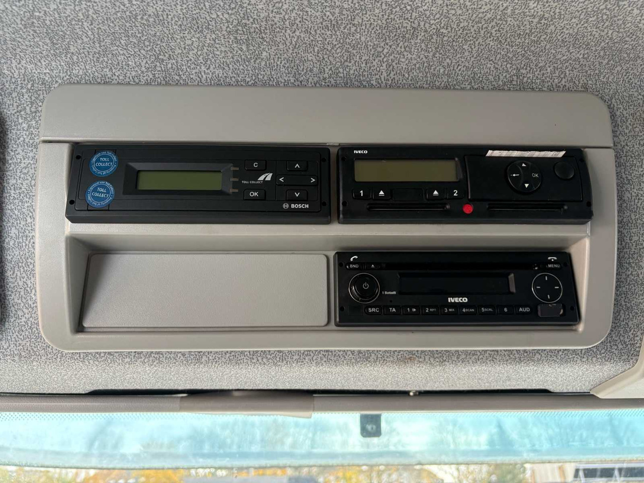 Nákladné auto IVECO CARGO HOOKLIFT FROM 2015 – INCL. 3 CONTAINERS: obrázok 19 Nákladné auto IVECO CARGO HOOKLIFT FROM 2015 – INCL. 3 CONTAINERS: obrázok 19