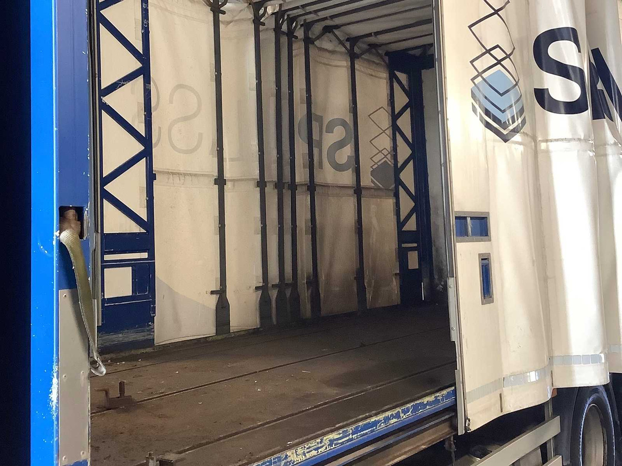 MERCEDES + ROYEN - ACTROS 963-0-C + TRAILER WAGON - TRUCK - 2014 - Nákladné auto: obrázok 4 MERCEDES + ROYEN - ACTROS 963-0-C + TRAILER WAGON - TRUCK - 2014 - Nákladné auto: obrázok 4