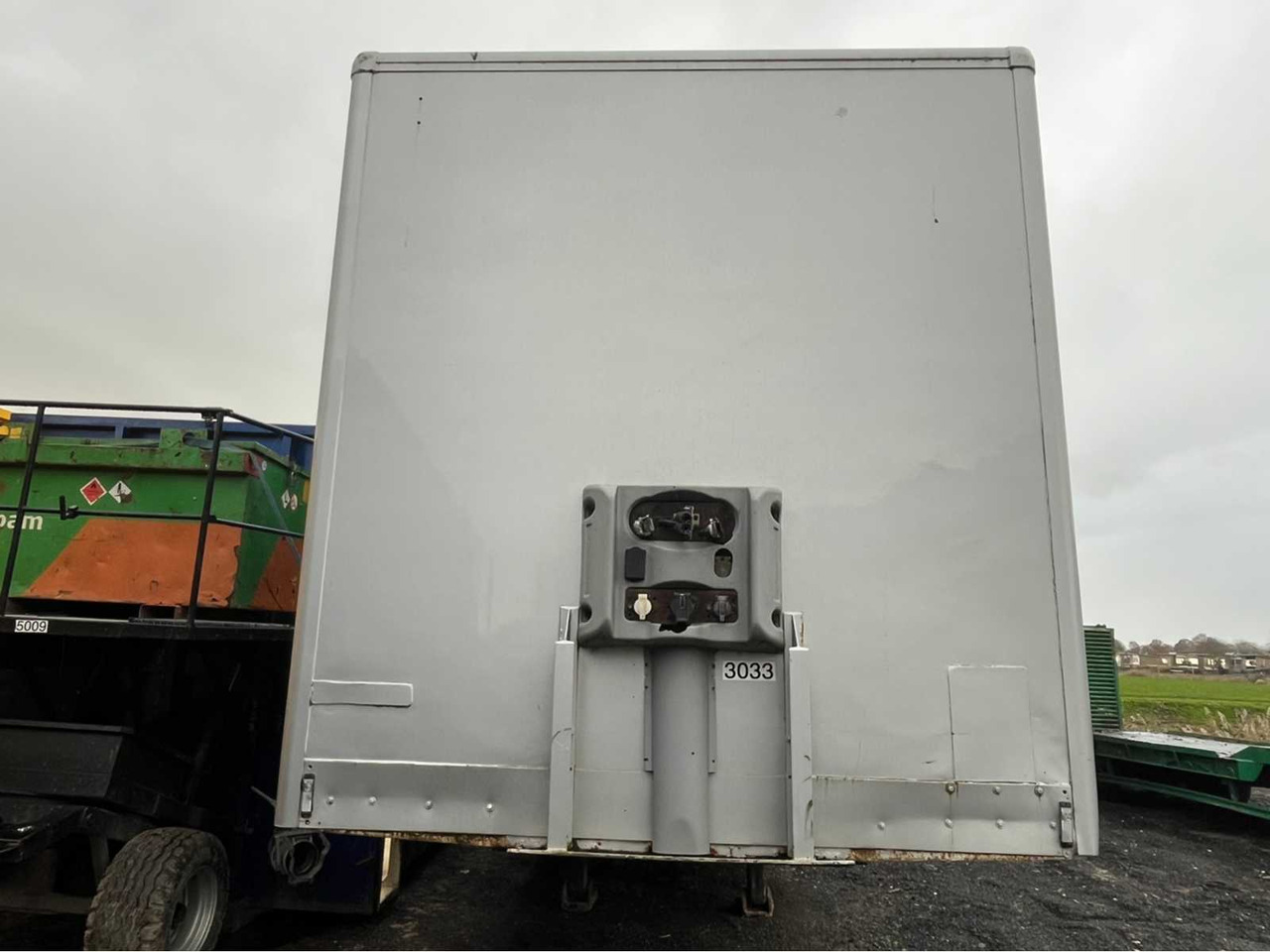 2012 KRONE GT FRUEHAUF SLEEPER TRAILER - Náves: obrázok 3 2012 KRONE GT FRUEHAUF SLEEPER TRAILER - Náves: obrázok 3