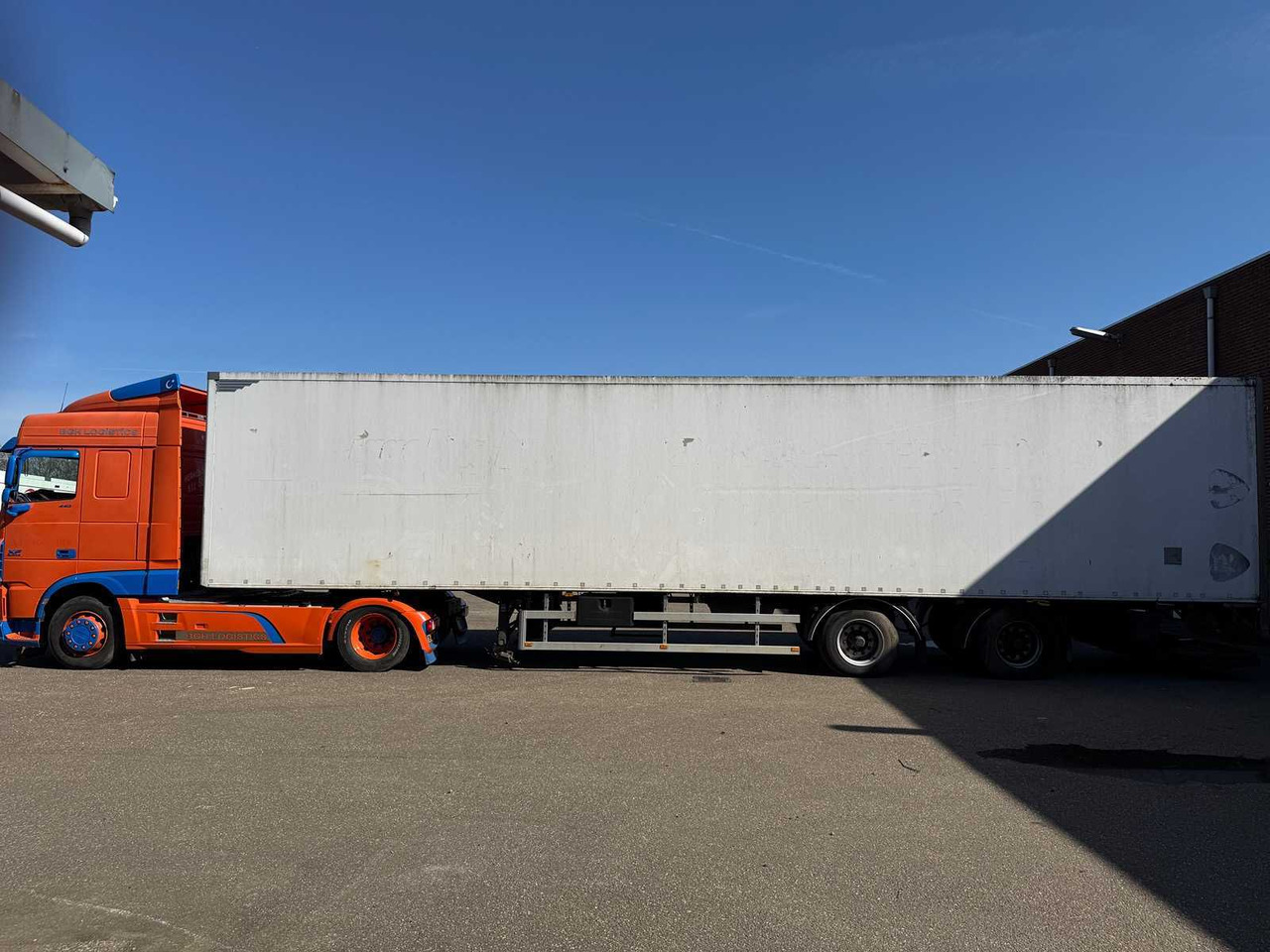 H.T.F. - 2002 - HZP32 - SEMI-TRAILER WITH CLOSED BODY WITH STEERED REAR AXLE, AMA TAIL LIFT 14 METERS OG-13-ZV - Náves: obrázok 1 H.T.F. - 2002 - HZP32 - SEMI-TRAILER WITH CLOSED BODY WITH STEERED REAR AXLE, AMA TAIL LIFT 14 METERS OG-13-ZV - Náves: obrázok 1
