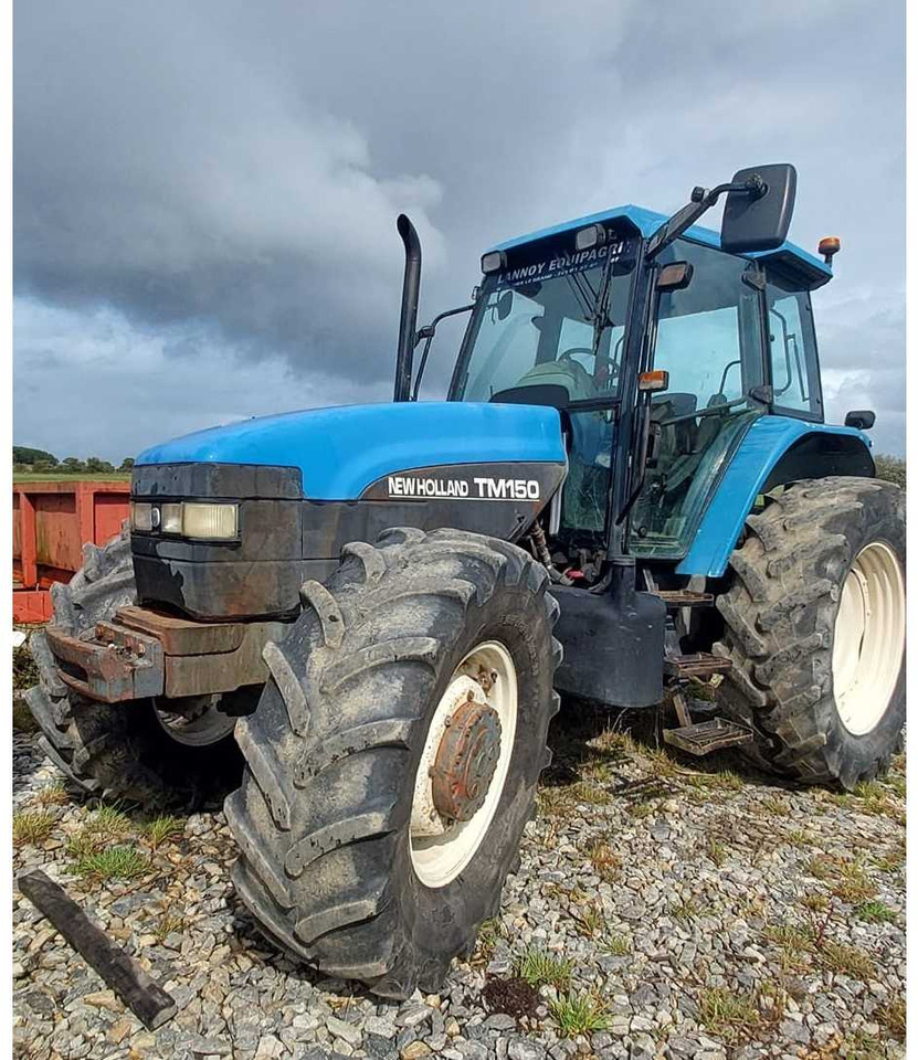 New Holland TM150 - Traktor: obrázok 4 New Holland TM150 - Traktor: obrázok 4