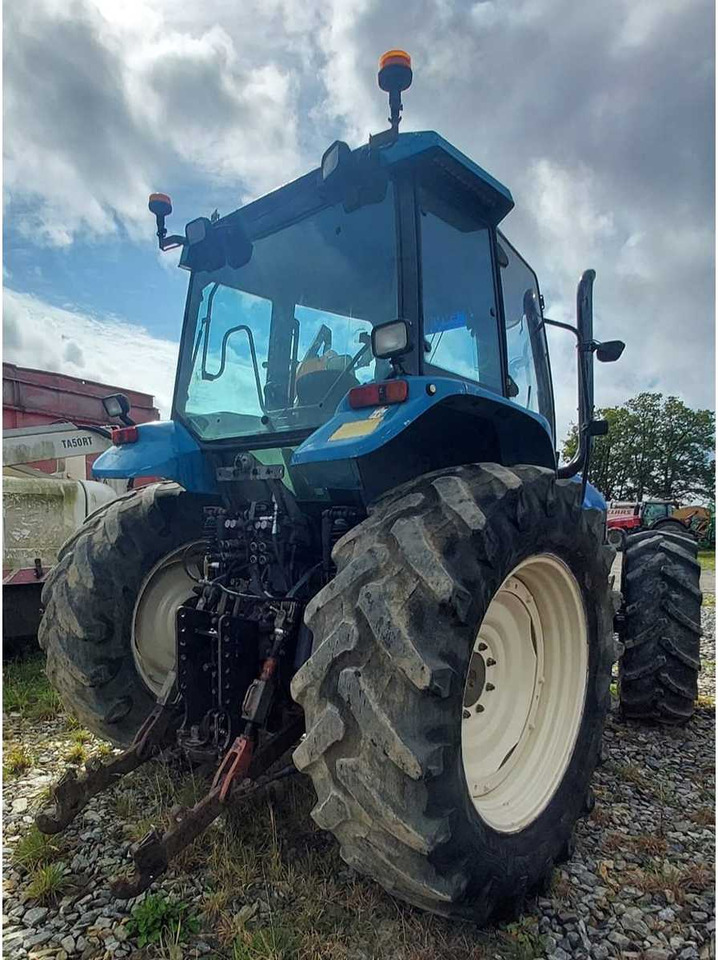 New Holland TM150 - Traktor: obrázok 3 New Holland TM150 - Traktor: obrázok 3