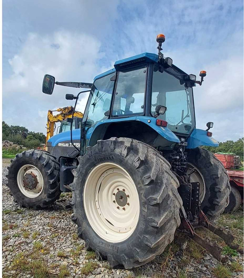 New Holland TM150 - Traktor: obrázok 2 New Holland TM150 - Traktor: obrázok 2