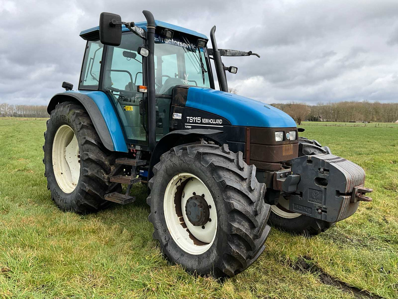 New Holland TS115 - Traktor: obrázok 3 New Holland TS115 - Traktor: obrázok 3