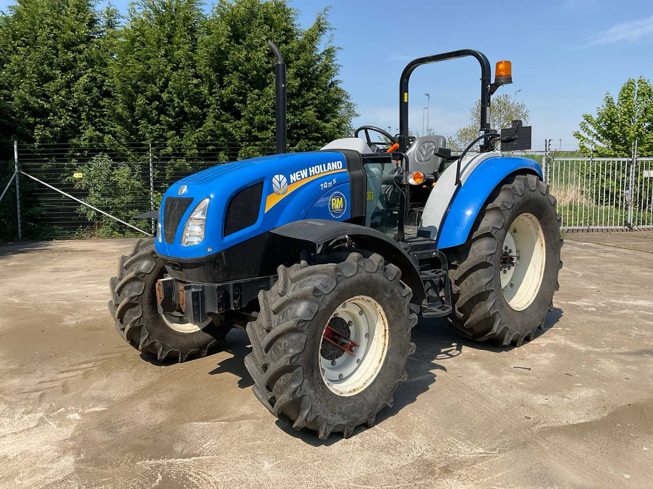 New holland T4.75 S - Traktor: obrázok 1 New holland T4.75 S - Traktor: obrázok 1