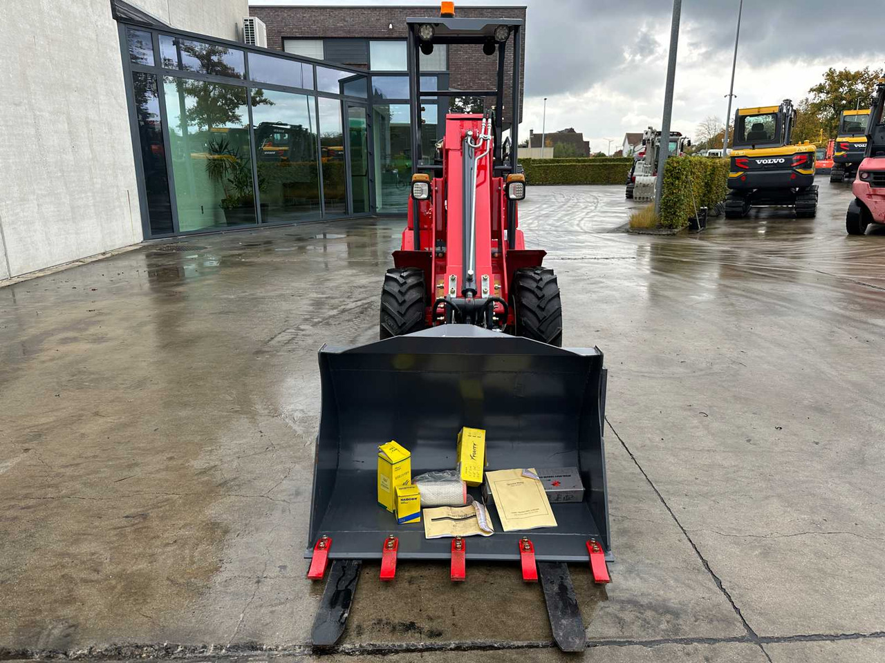 Plus Power HQ180T - Šmykom riadený nakladač: obrázok 3 Plus Power HQ180T - Šmykom riadený nakladač: obrázok 3