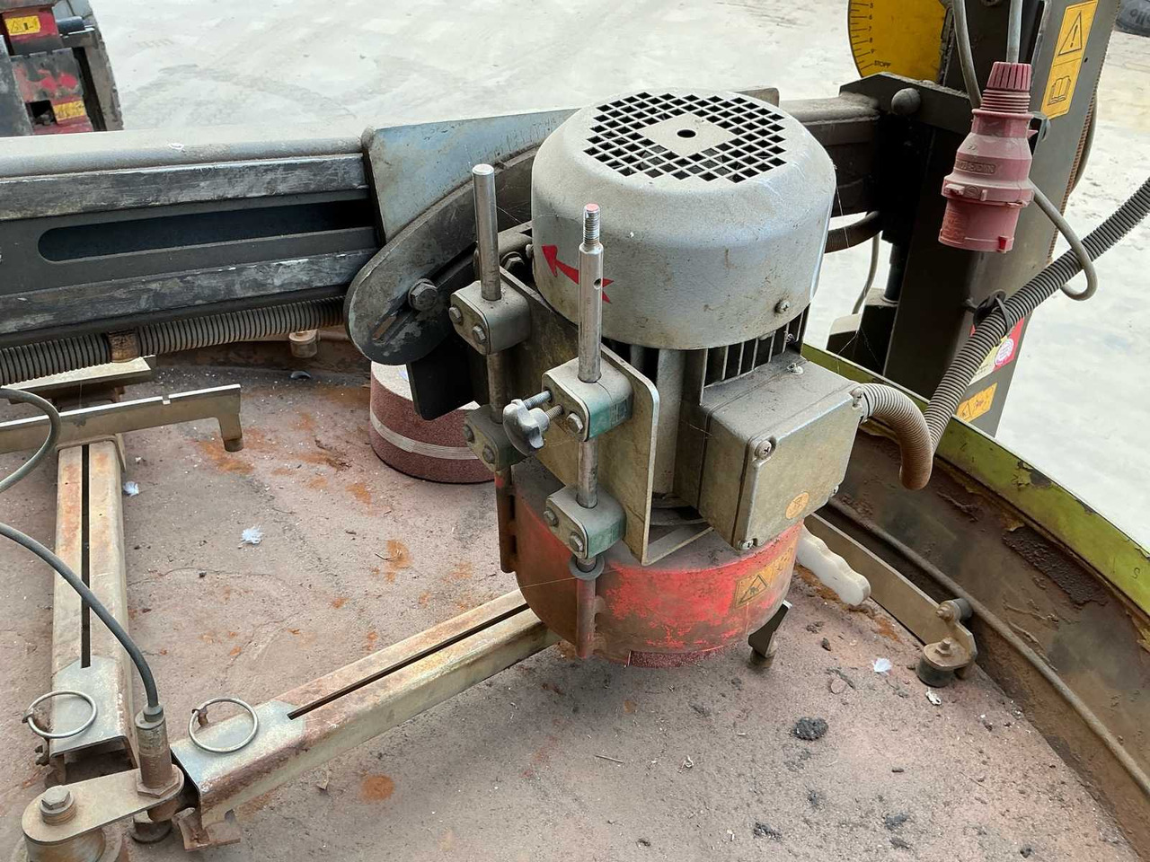 Claas Messenslijpmachine Claas Aqua Non Stop ANS 150 - Poľnohospodárske stroje: obrázok 5 Claas Messenslijpmachine Claas Aqua Non Stop ANS 150 - Poľnohospodárske stroje: obrázok 5