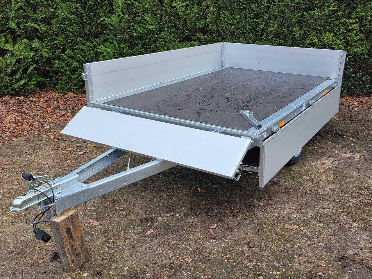 EDUARD - PLATFORM TRAILER - 230 X 145 - TRAILER - NEW - Príves: obrázok 3 EDUARD - PLATFORM TRAILER - 230 X 145 - TRAILER - NEW - Príves: obrázok 3