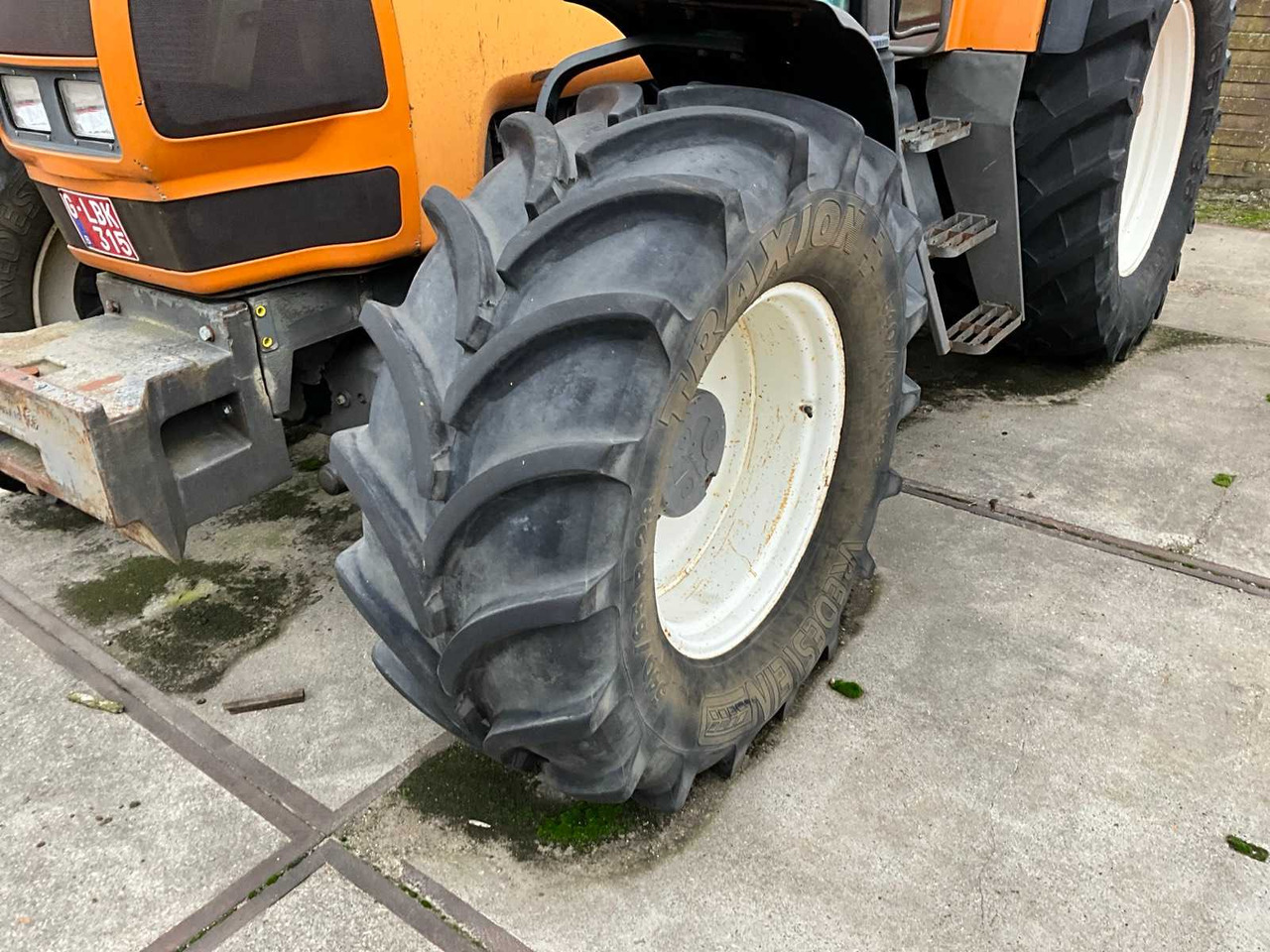 Renault Ares 816RZ - Traktor: obrázok 5 Renault Ares 816RZ - Traktor: obrázok 5