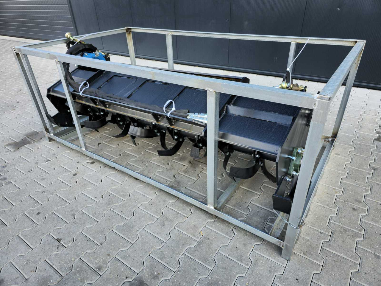 Rhino-Cross 1110x2160x800 - Kultivátor: obrázok 1 Rhino-Cross 1110x2160x800 - Kultivátor: obrázok 1