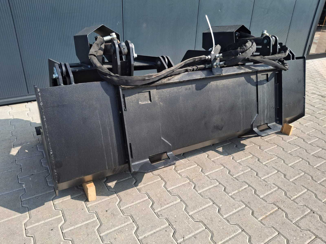 Rhino-cross 72 inch grapple Bucket - Stroj na obrábanie pôdy: obrázok 3 Rhino-cross 72 inch grapple Bucket - Stroj na obrábanie pôdy: obrázok 3