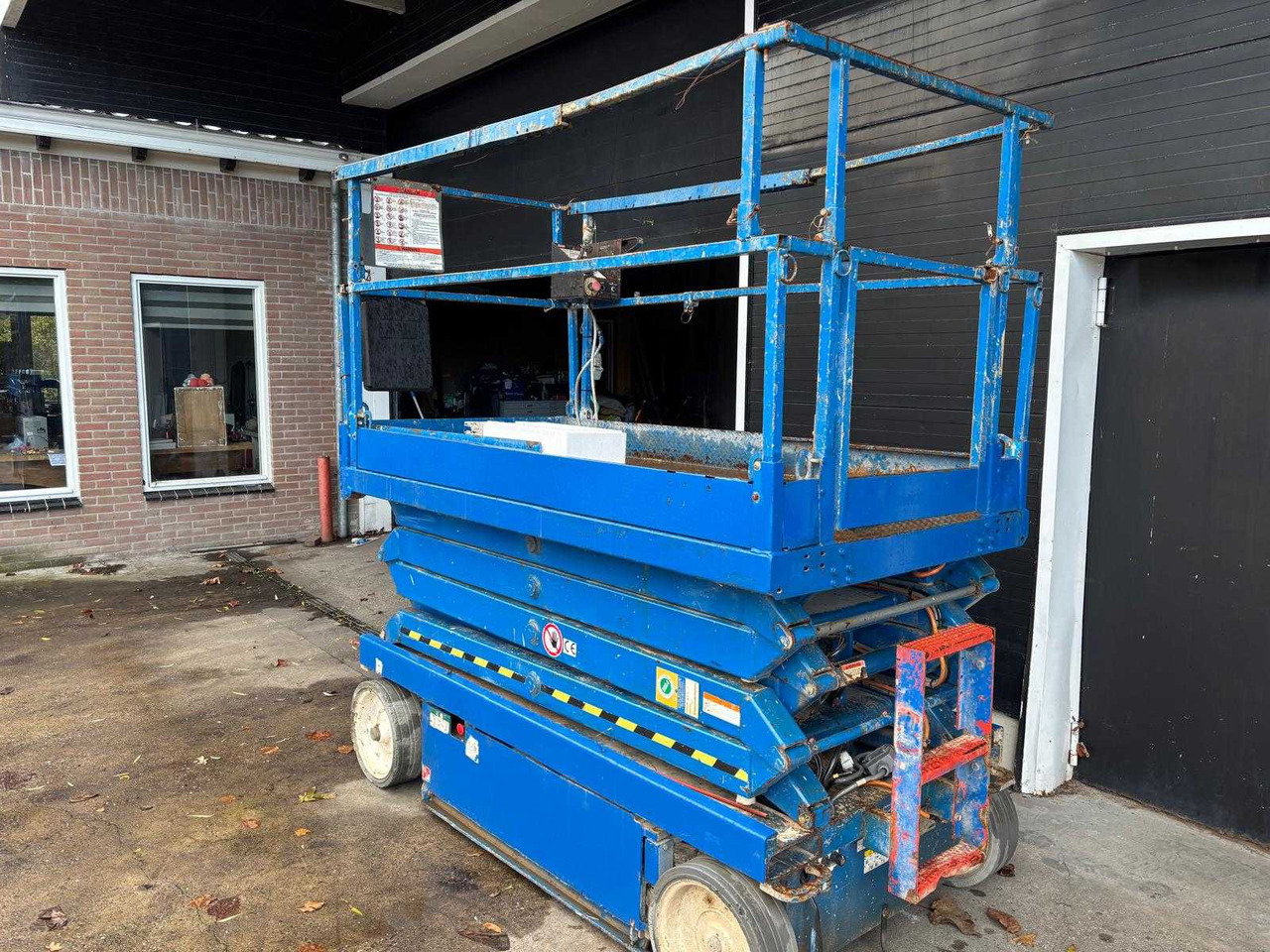 SKYJACK - 2015 - AERIAL PLATFORM - Pracovná plošina: obrázok 3 SKYJACK - 2015 - AERIAL PLATFORM - Pracovná plošina: obrázok 3