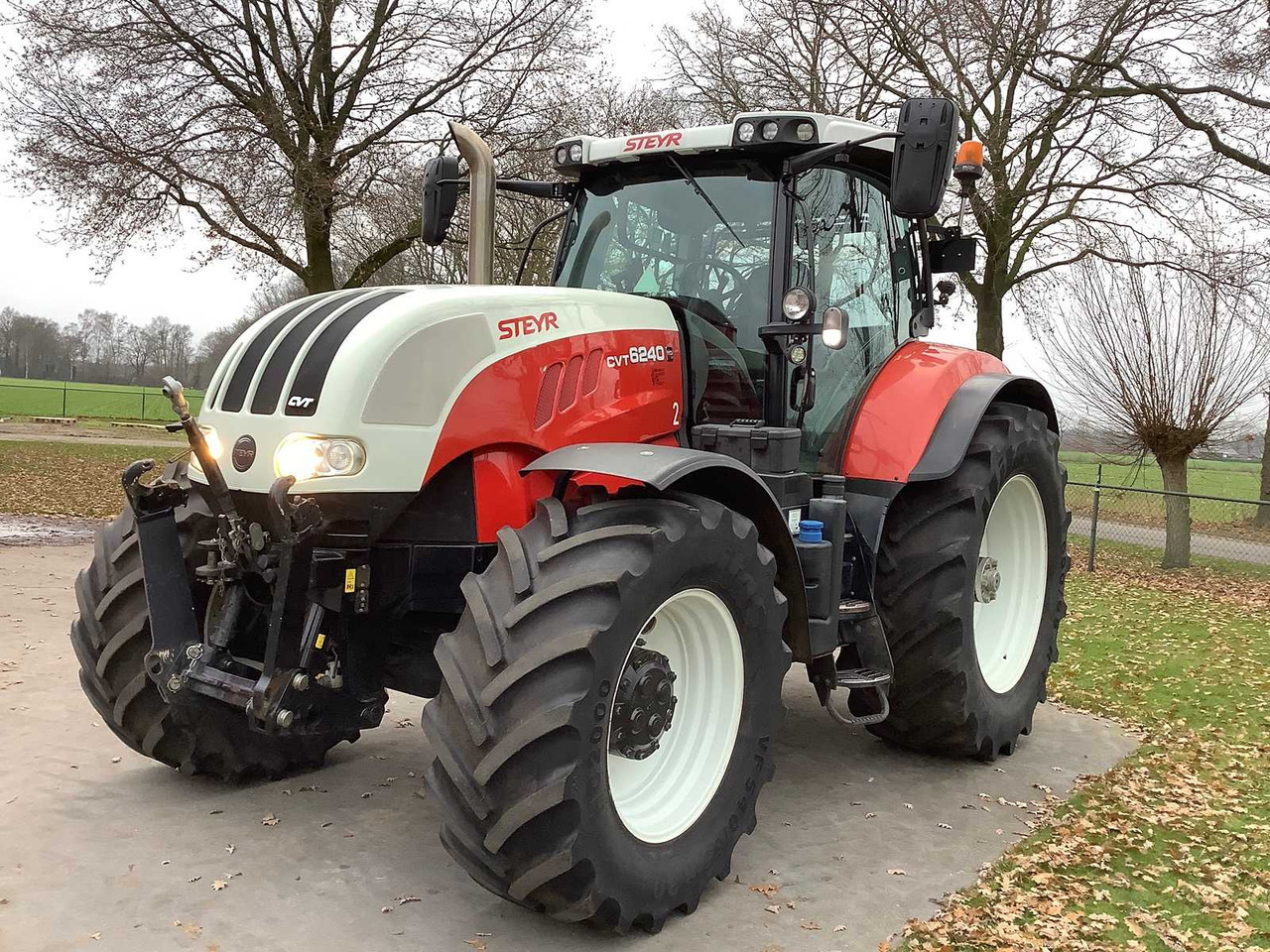 STEYR - 2016 - CVT 6240 - ALL-WHEEL DRIVE FARM TRACTOR - Traktor: obrázok 1 STEYR - 2016 - CVT 6240 - ALL-WHEEL DRIVE FARM TRACTOR - Traktor: obrázok 1