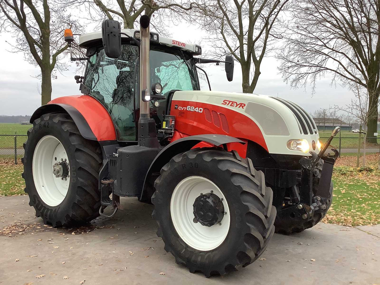 STEYR - 2016 - CVT 6240 - ALL-WHEEL DRIVE FARM TRACTOR - Traktor: obrázok 3 STEYR - 2016 - CVT 6240 - ALL-WHEEL DRIVE FARM TRACTOR - Traktor: obrázok 3