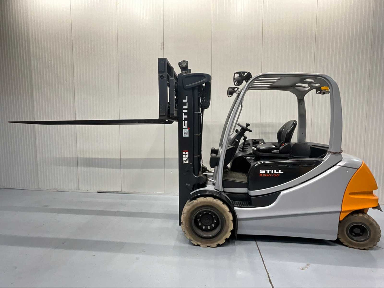 Vysokozdvižný vozík STILL 5000KG- RX60-50 - FORKLIFT TRIPLEX - FORK POSITIONER - SIDESHIFT - FREELIFT - BATTERY 2015 WITH ONLY 1121 HOURS: obrázok 17