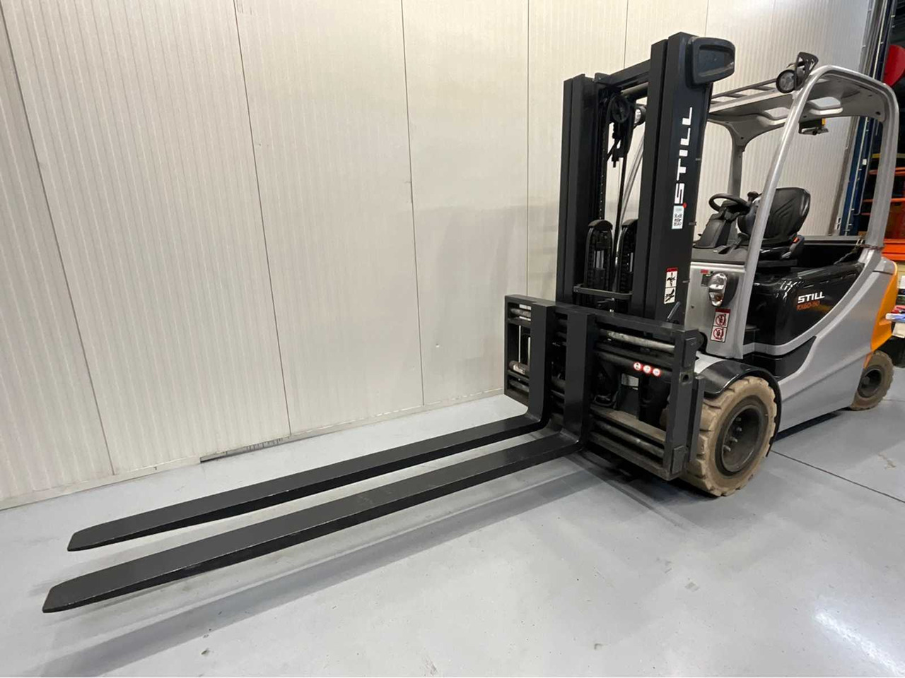 Vysokozdvižný vozík STILL 5000KG- RX60-50 - FORKLIFT TRIPLEX - FORK POSITIONER - SIDESHIFT - FREELIFT - BATTERY 2015 WITH ONLY 1121 HOURS: obrázok 6