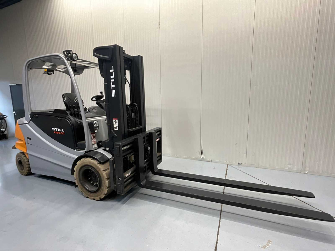 Vysokozdvižný vozík STILL 5000KG- RX60-50 - FORKLIFT TRIPLEX - FORK POSITIONER - SIDESHIFT - FREELIFT - BATTERY 2015 WITH ONLY 1121 HOURS: obrázok 9