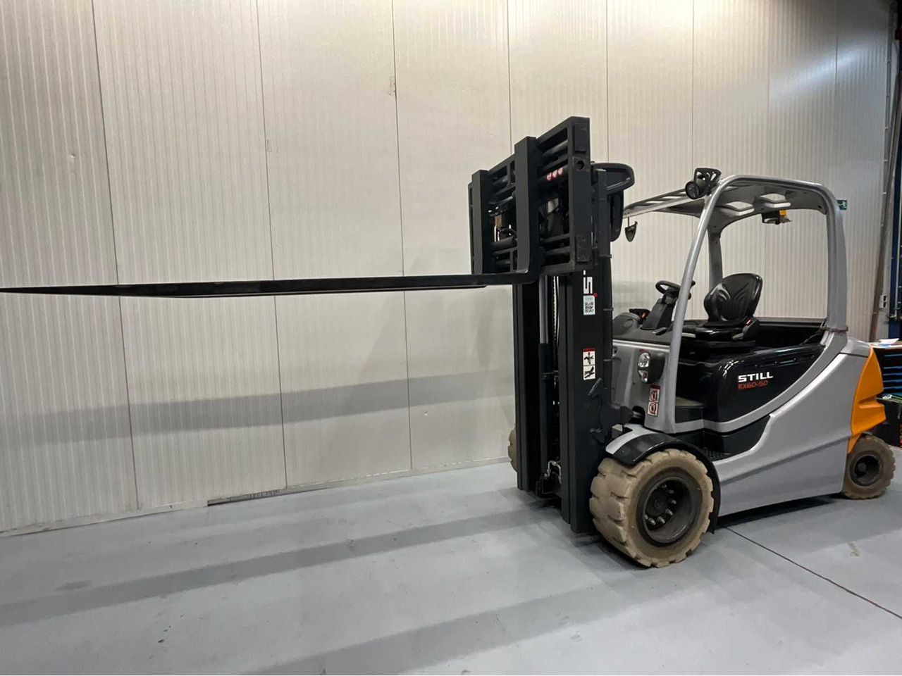 STILL 5000KG- RX60-50 - FORKLIFT TRIPLEX - FORK POSITIONER - SIDESHIFT - FREELIFT - BATTERY 2015 WITH ONLY 1121 HOURS - Vysokozdvižný vozík: obrázok 2 STILL 5000KG- RX60-50 - FORKLIFT TRIPLEX - FORK POSITIONER - SIDESHIFT - FREELIFT - BATTERY 2015 WITH ONLY 1121 HOURS - Vysokozdvižný vozík: obrázok 2