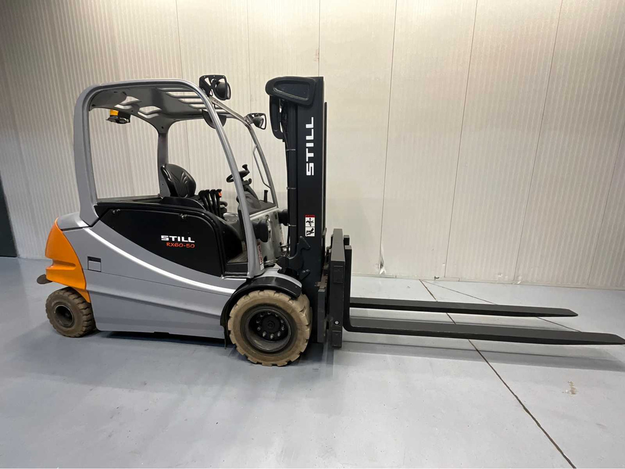 Vysokozdvižný vozík STILL 5000KG- RX60-50 - FORKLIFT TRIPLEX - FORK POSITIONER - SIDESHIFT - FREELIFT - BATTERY 2015 WITH ONLY 1121 HOURS: obrázok 8