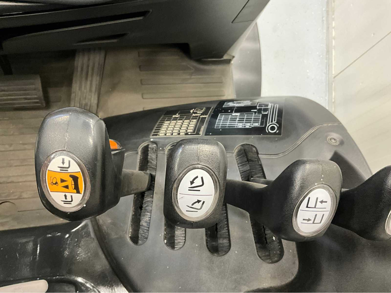 Vysokozdvižný vozík STILL 5000KG- RX60-50 - FORKLIFT TRIPLEX - FORK POSITIONER - SIDESHIFT - FREELIFT - BATTERY 2015 WITH ONLY 1121 HOURS: obrázok 16