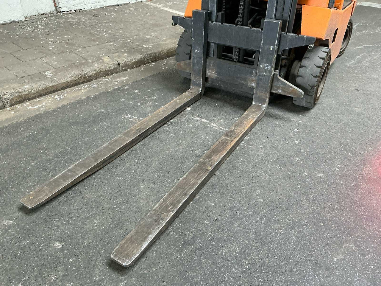 STILL - FORKLIFT TRUCKS - 1999 - Vysokozdvižný vozík: obrázok 5 STILL - FORKLIFT TRUCKS - 1999 - Vysokozdvižný vozík: obrázok 5