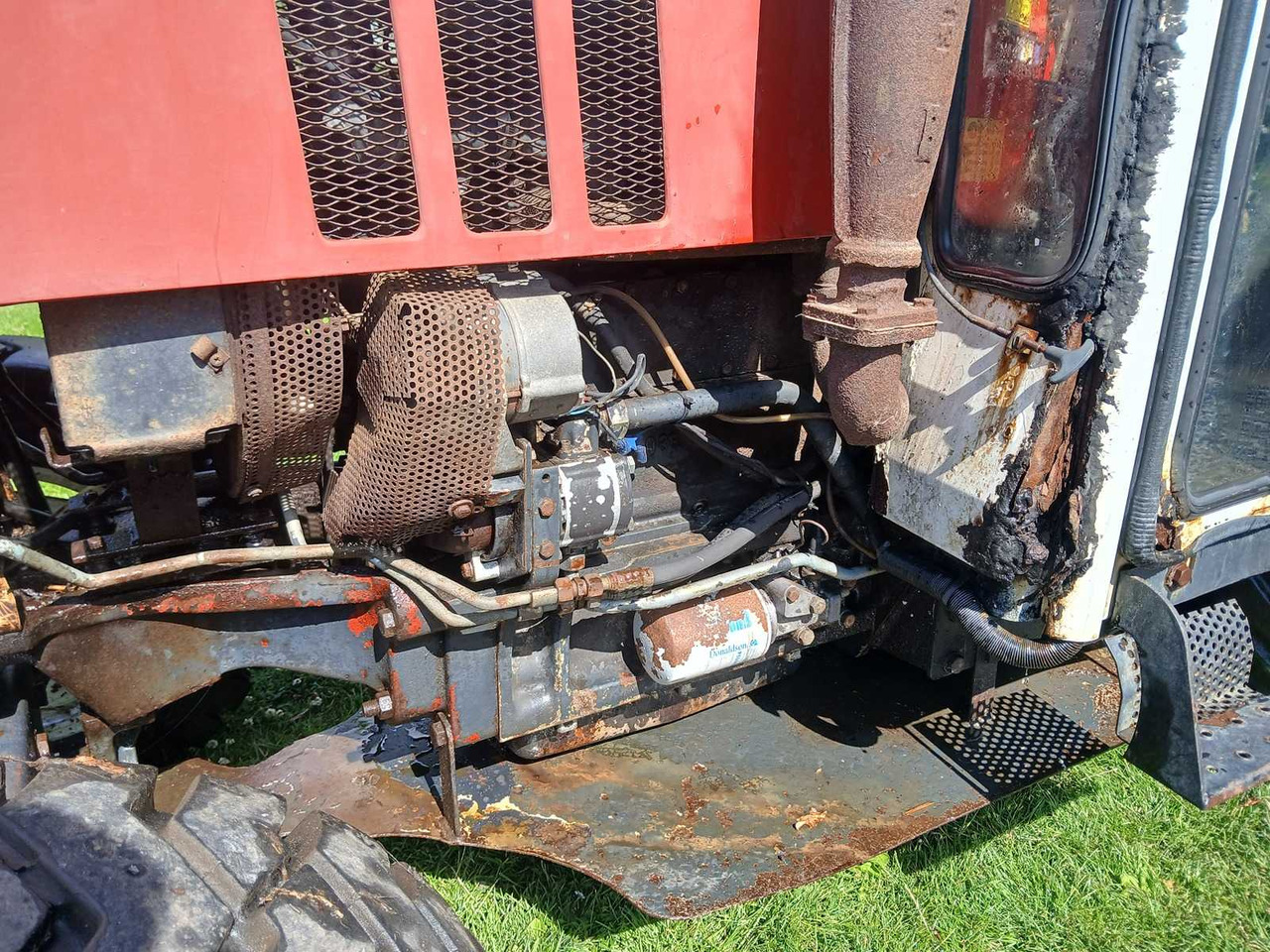 Steyr 8075 - Kompaktný traktor: obrázok 4 Steyr 8075 - Kompaktný traktor: obrázok 4