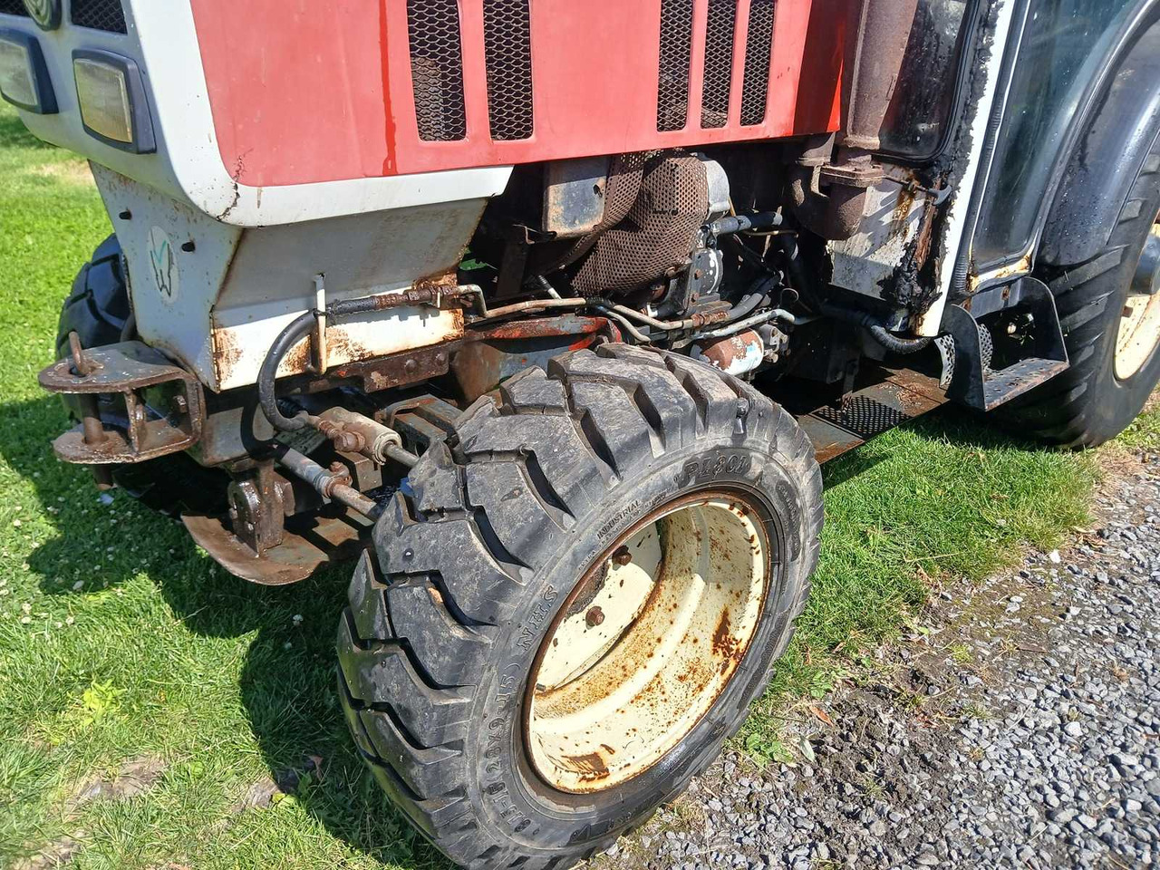 Steyr 8075 - Kompaktný traktor: obrázok 3 Steyr 8075 - Kompaktný traktor: obrázok 3