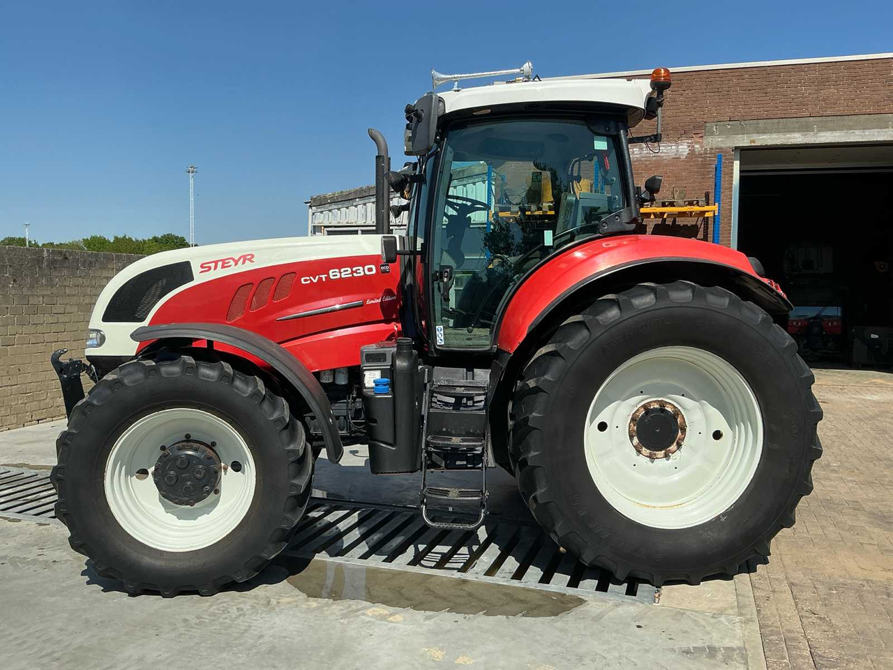 Steyr CVT6230 - Traktor: obrázok 2 Steyr CVT6230 - Traktor: obrázok 2
