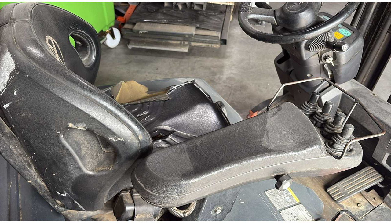 TOYOTA - 2005 - 7FBEF16 - FORKLIFT TRUCK - Vysokozdvižný vozík: obrázok 3 TOYOTA - 2005 - 7FBEF16 - FORKLIFT TRUCK - Vysokozdvižný vozík: obrázok 3