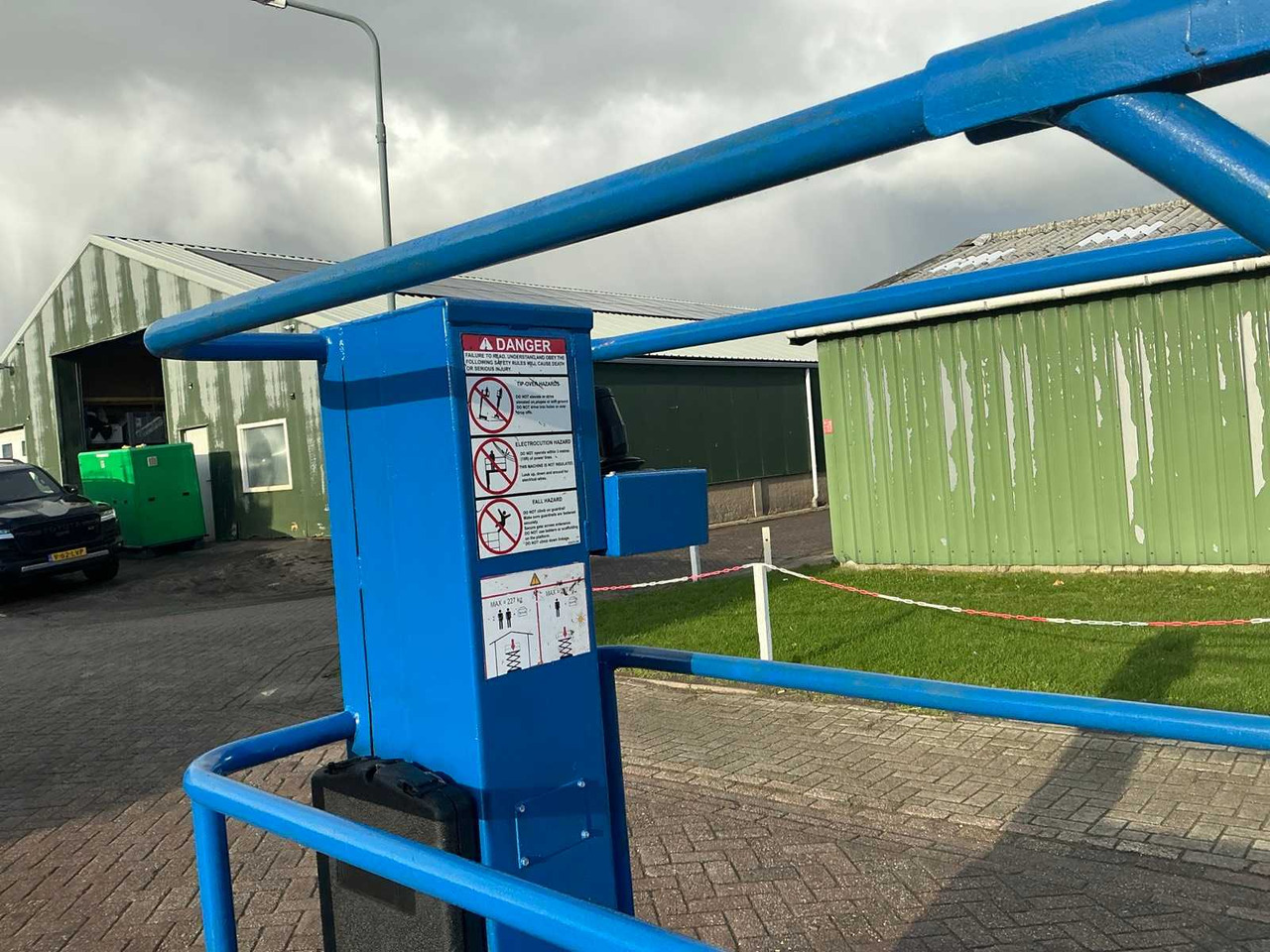 Pracovná plošina UPRIGHT TM12 AERIAL WORK PLATFORM: obrázok 9