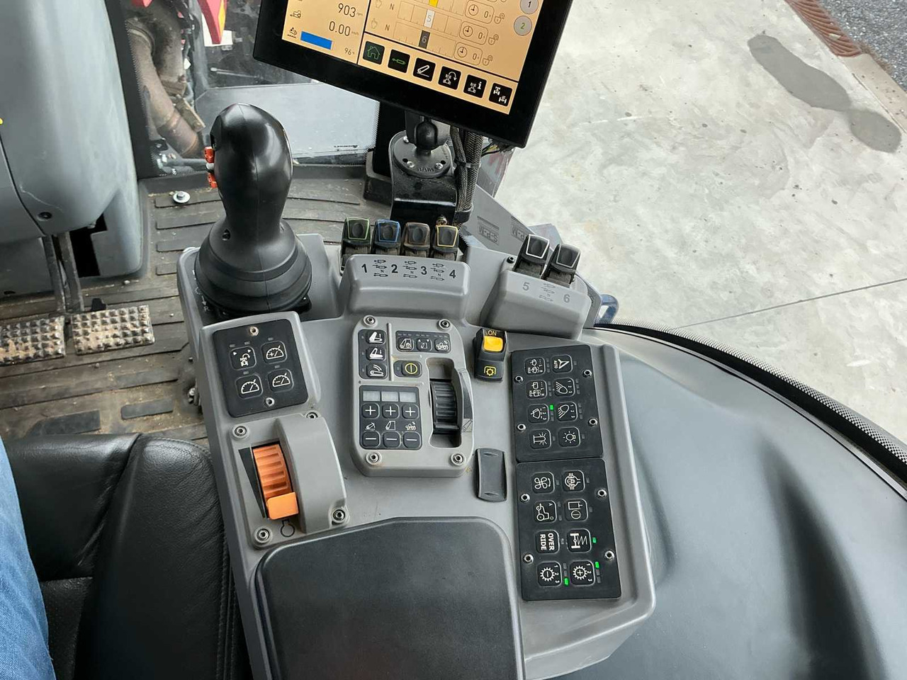 Traktor Versatile 315 HP: obrázok 42 Traktor Versatile 315 HP: obrázok 42