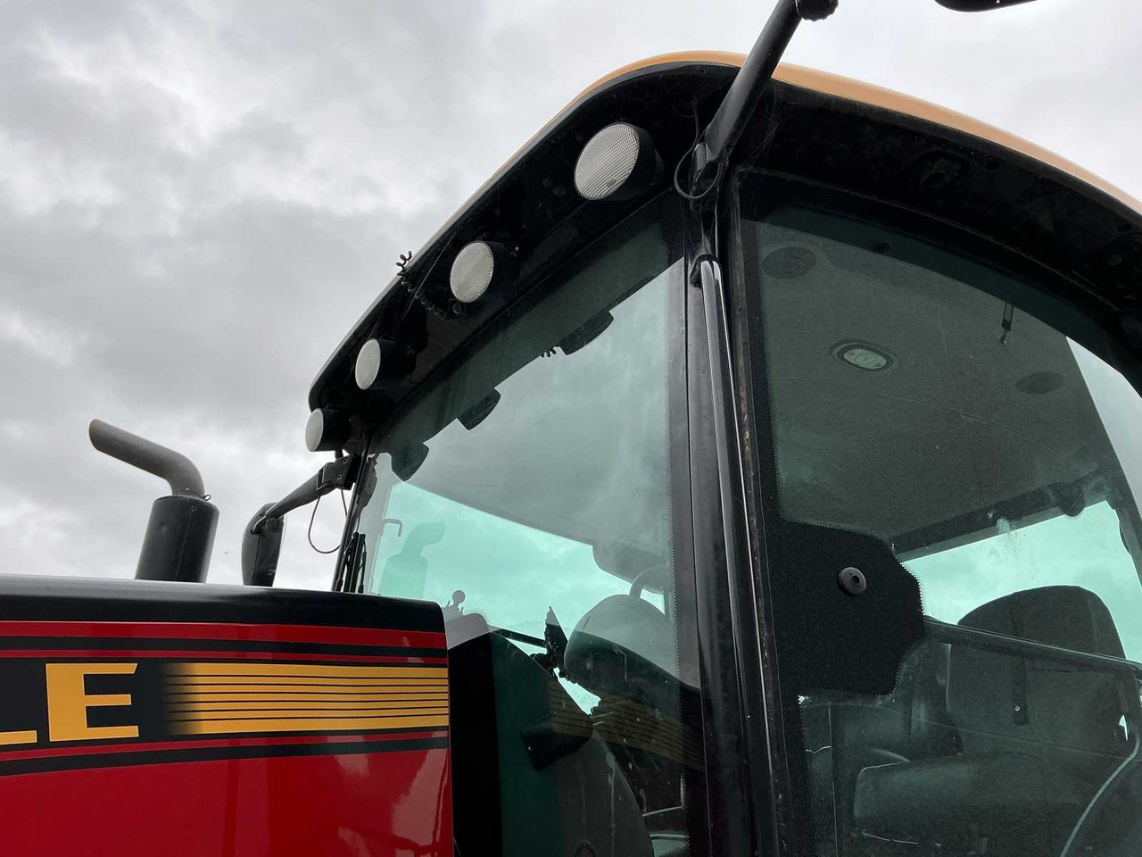 Traktor Versatile 315 HP: obrázok 35 Traktor Versatile 315 HP: obrázok 35