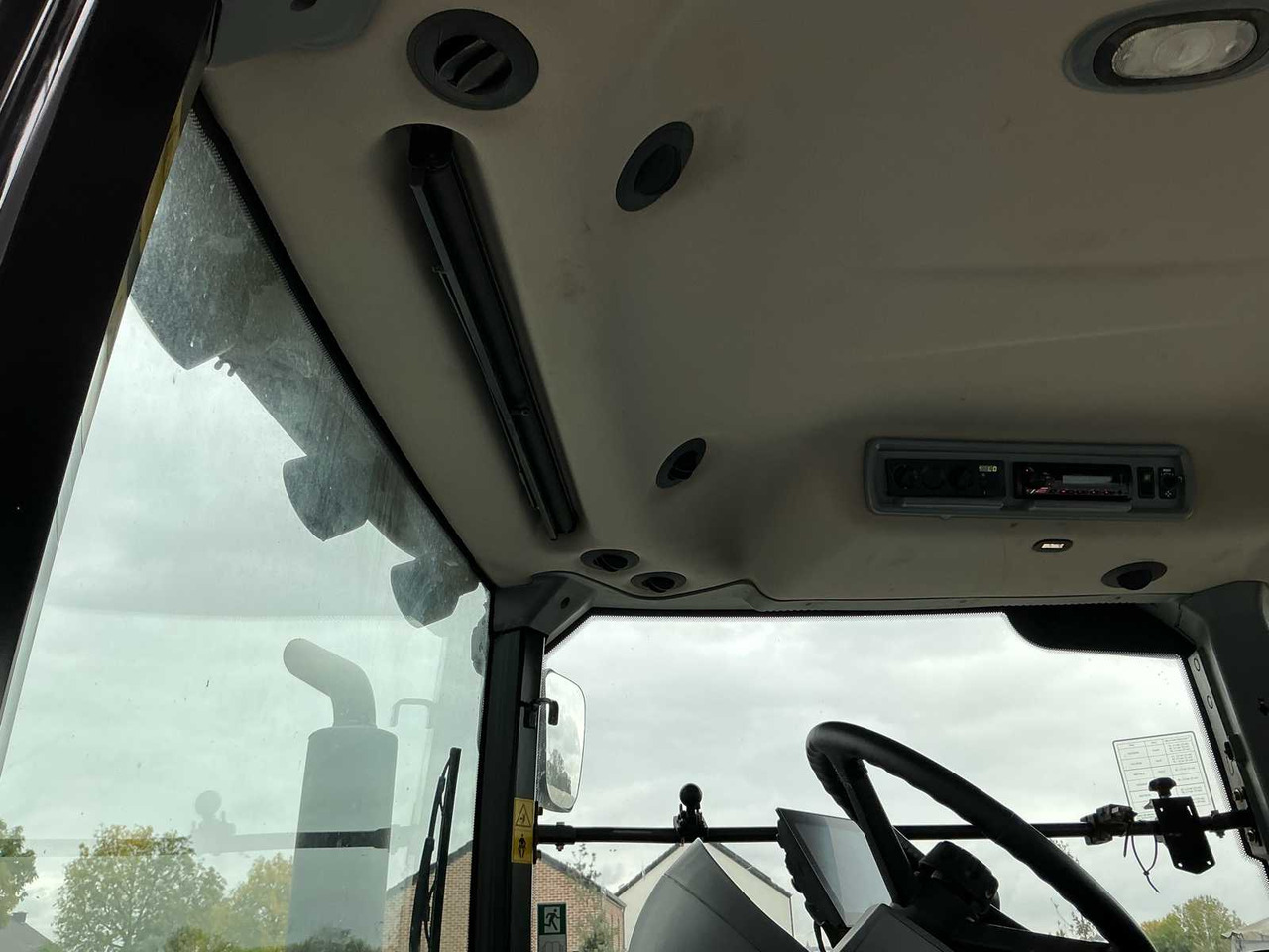 Traktor Versatile 315 HP: obrázok 39 Traktor Versatile 315 HP: obrázok 39