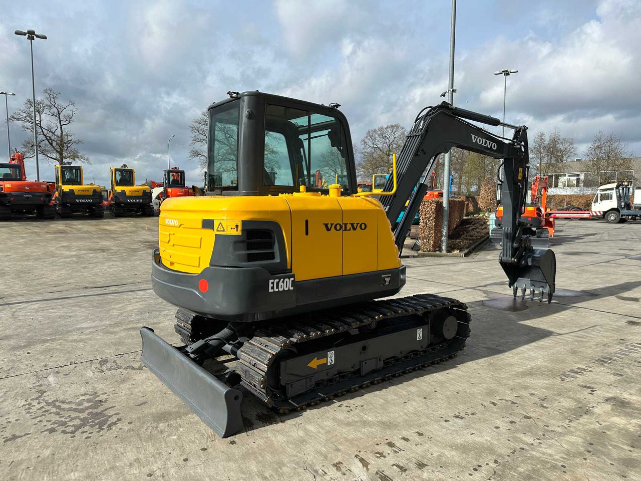 Volvo EC60C - Pásové rýpadlo: obrázok 4 Volvo EC60C - Pásové rýpadlo: obrázok 4