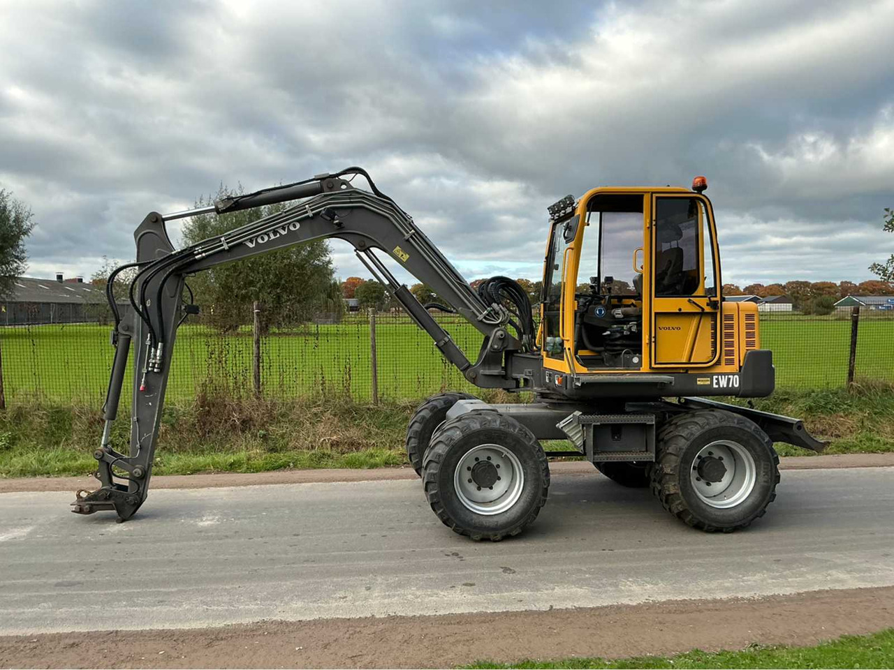 Volvo EW70 - Kolesové rýpadlo: obrázok 3 Volvo EW70 - Kolesové rýpadlo: obrázok 3