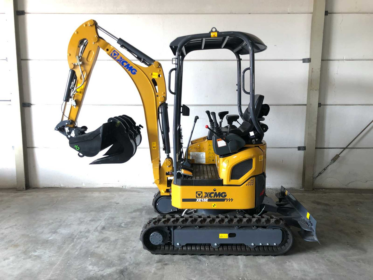 XCMG XE18E - Pásové rýpadlo: obrázok 3 XCMG XE18E - Pásové rýpadlo: obrázok 3